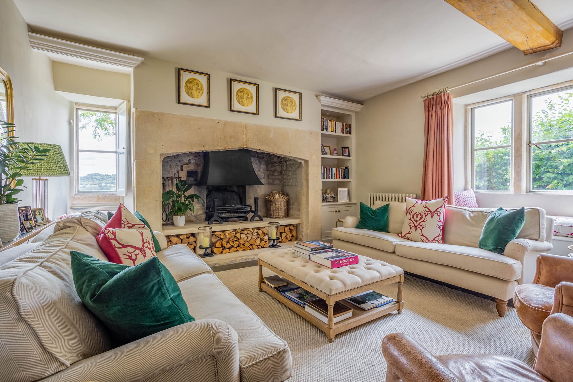 How to find your ideal living room designer